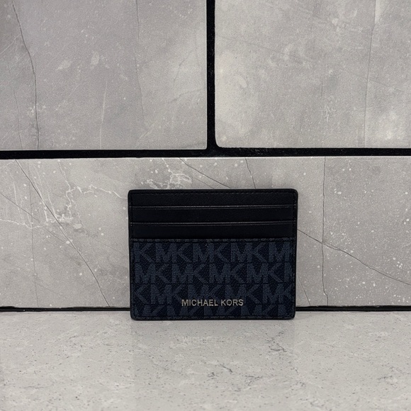 Michael Kors Cooper Wallet - Picture 1 of 5